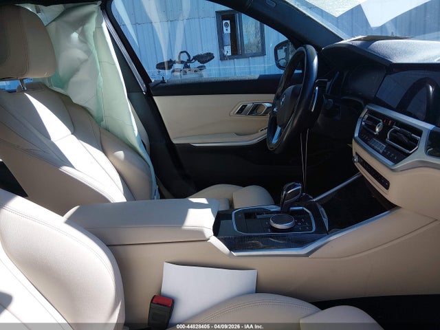 44828405 :رقم المزاد ، 3MW5R7J07L8B14216 vin ، 2020 Bmw 330i Xdrive مزاد بيع