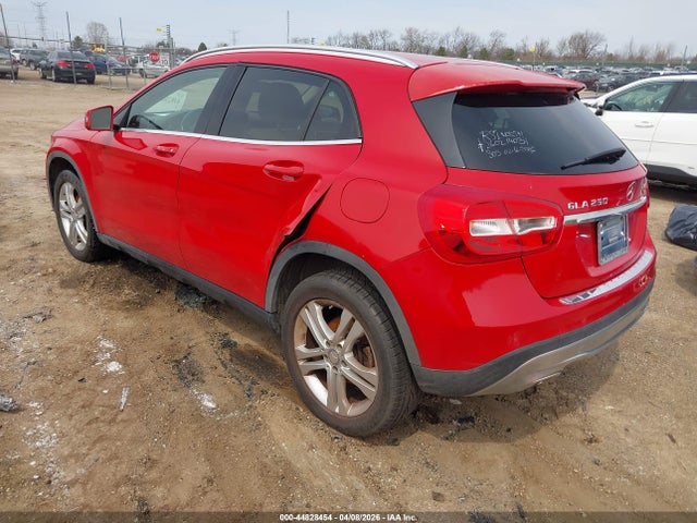 2015 MERCEDES-BENZ GLA 250 WDCTG4GB9FJ110761 Photo 2