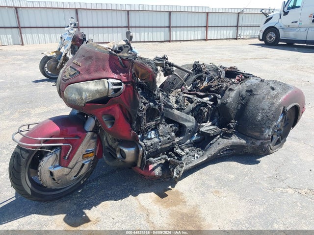 44828466 :رقم المزاد ، 1HFSC47054A302290 vin ، 2004 Honda Gl1800 مزاد بيع