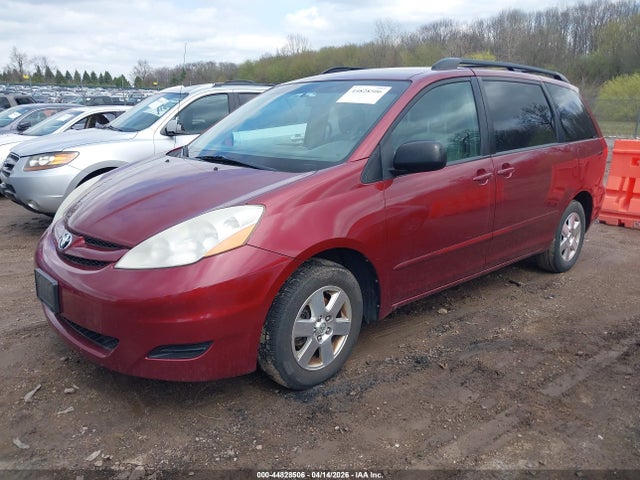 2010 TOYOTA SIENNA 5TDKK4CC6AS335911 Photo 1