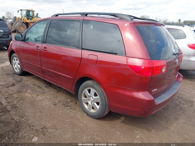2010 TOYOTA SIENNA 5TDKK4CC6AS335911 Photo 2