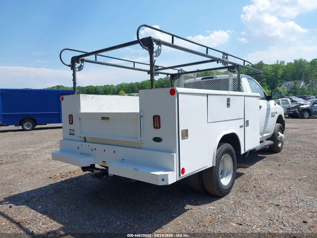 44828532 :رقم المزاد ، 3C7WRSAJ1JG286833 vin ، 2018 Ram 3500 Chassis Tradesman/slt مزاد بيع