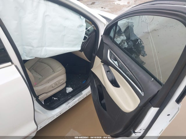 44828541 :رقم المزاد ، 5GAERBKW0MJ178582 vin ، 2021 Buick Enclave Fwd Essence مزاد بيع