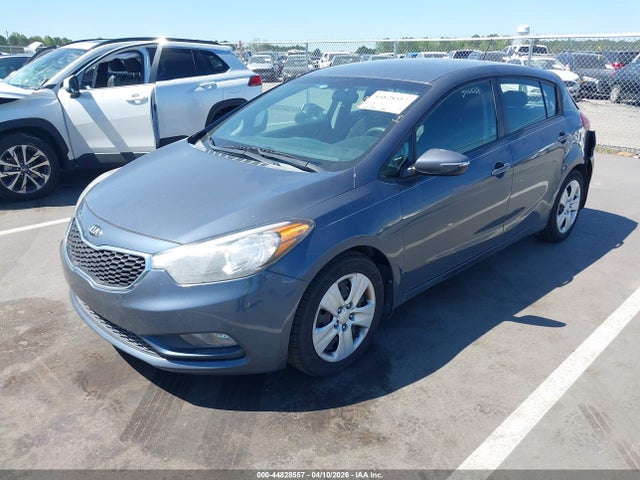 44828557 :رقم المزاد ، KNAFK5A86G5592343 vin ، 2016 Kia Forte Lx مزاد بيع