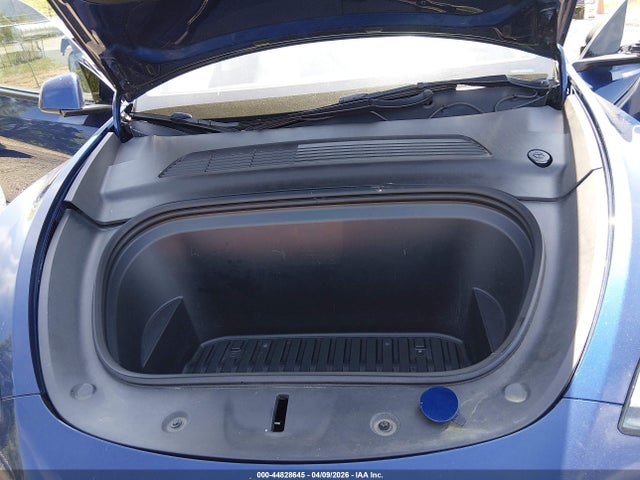 2022 Tesla Model Y Performance Dual Motor All-wheel Drive მანქანა იყიდება აუქციონზე, vin: 7SAYGDEF2NF491069, აუქციონის ნომერი: 44828645