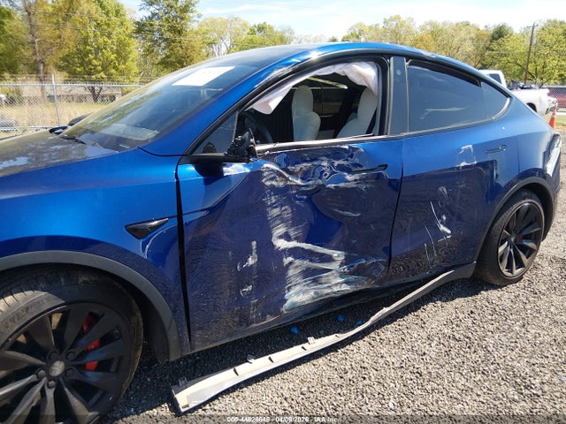 2022 Tesla Model Y Performance Dual Motor All-wheel Drive მანქანა იყიდება აუქციონზე, vin: 7SAYGDEF2NF491069, აუქციონის ნომერი: 44828645