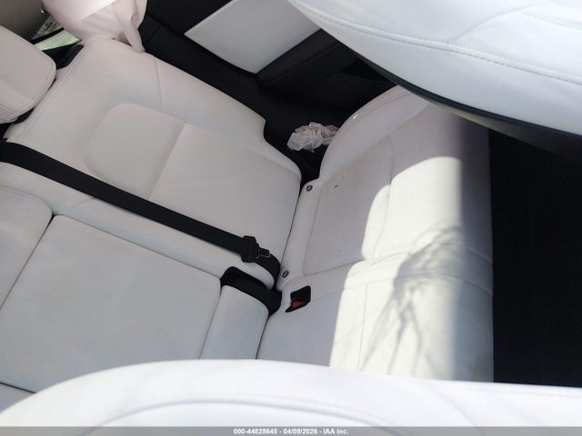 2022 Tesla Model Y Performance Dual Motor All-wheel Drive მანქანა იყიდება აუქციონზე, vin: 7SAYGDEF2NF491069, აუქციონის ნომერი: 44828645