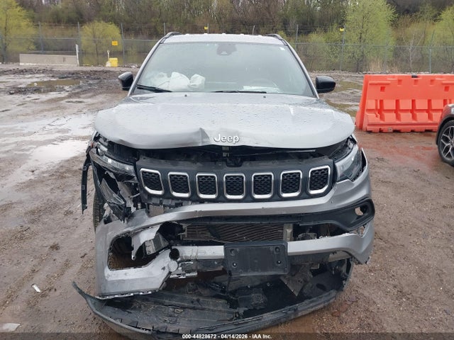 44828672 :رقم المزاد ، 3C4NJDBN5PT513504 vin ، 2023 Jeep Compass Latitude 4x4 مزاد بيع