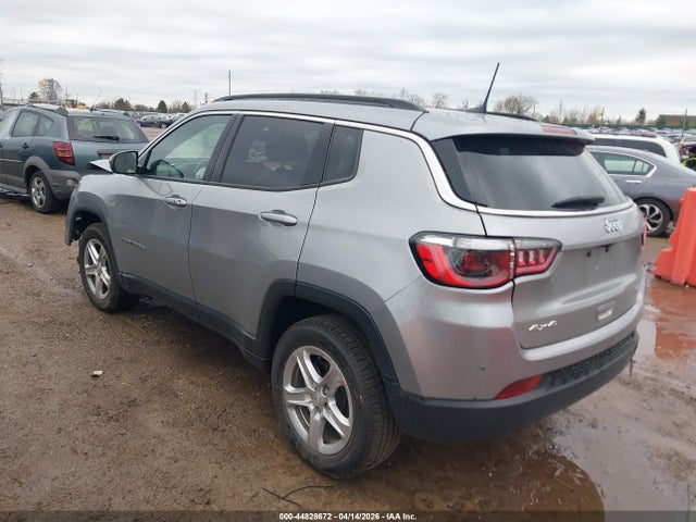 44828672 :رقم المزاد ، 3C4NJDBN5PT513504 vin ، 2023 Jeep Compass Latitude 4x4 مزاد بيع
