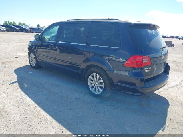 44828703 :رقم المزاد ، 2C4RVABG6ER134937 vin ، 2014 Volkswagen Routan Se مزاد بيع