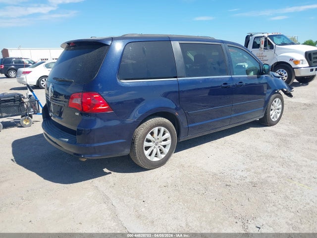 44828703 :رقم المزاد ، 2C4RVABG6ER134937 vin ، 2014 Volkswagen Routan Se مزاد بيع