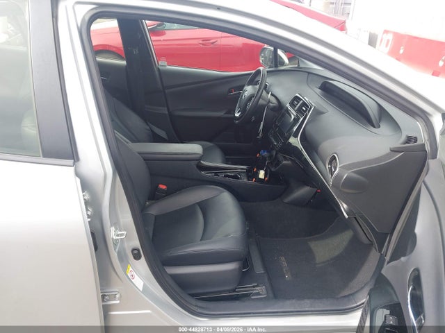 JTDKARFU8K3092335 Toyota PRIUS XLE