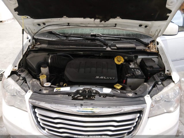 2015 Chrysler Town & Country Touring მანქანა იყიდება აუქციონზე, vin: 2C4RC1BG7FR538952, აუქციონის ნომერი: 44828787