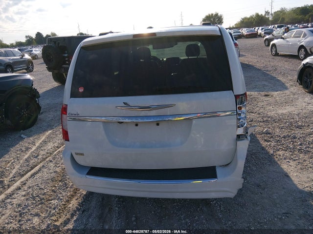 2015 Chrysler Town & Country Touring მანქანა იყიდება აუქციონზე, vin: 2C4RC1BG7FR538952, აუქციონის ნომერი: 44828787