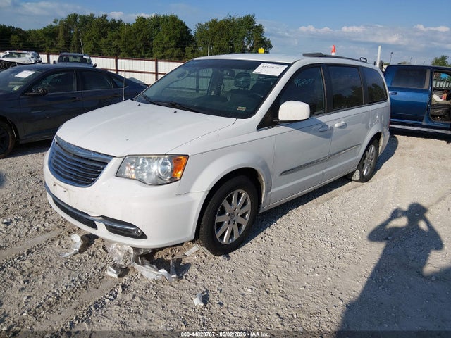 2015 Chrysler Town & Country Touring მანქანა იყიდება აუქციონზე, vin: 2C4RC1BG7FR538952, აუქციონის ნომერი: 44828787