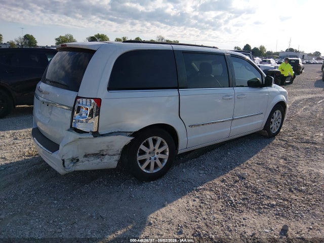 2015 Chrysler Town & Country Touring მანქანა იყიდება აუქციონზე, vin: 2C4RC1BG7FR538952, აუქციონის ნომერი: 44828787