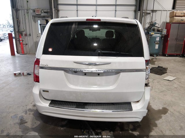 2015 Chrysler Town & Country Touring მანქანა იყიდება აუქციონზე, vin: 2C4RC1BG7FR538952, აუქციონის ნომერი: 44828787