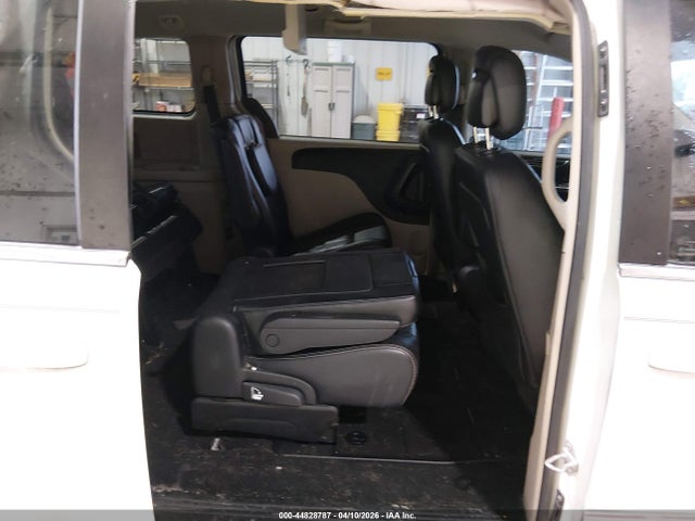 2015 Chrysler Town & Country Touring მანქანა იყიდება აუქციონზე, vin: 2C4RC1BG7FR538952, აუქციონის ნომერი: 44828787
