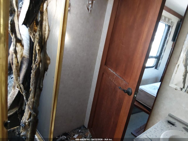 Продаж на аукціоні авто 2002 Freightliner Chassis X Line Motor Home, vin: 4UZAAHAK42CJ91628, номер лоту: 44828793