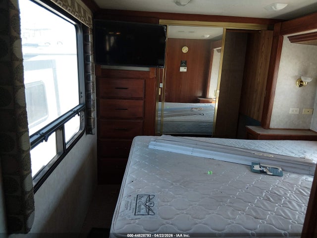 Продаж на аукціоні авто 2002 Freightliner Chassis X Line Motor Home, vin: 4UZAAHAK42CJ91628, номер лоту: 44828793