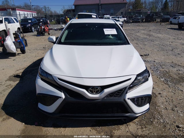 Продажа на аукционе авто 2024 Toyota Camry Se, vin: 4T1G11AK2RU241996, номер лота: 44828823
