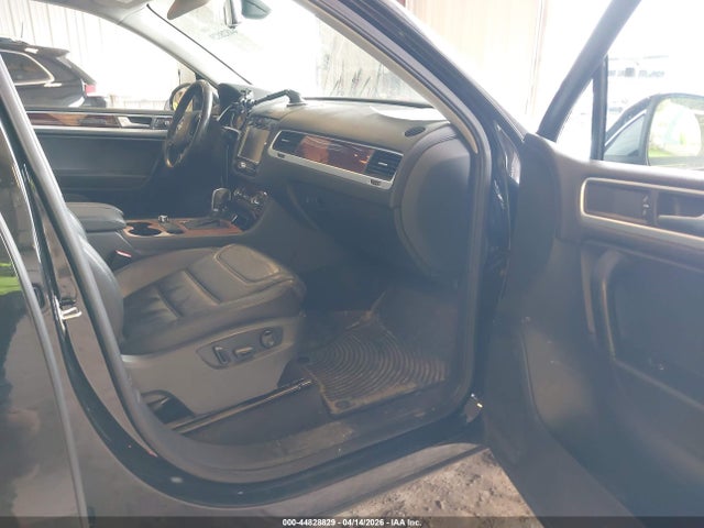 Продаж на аукціоні авто 2012 Volkswagen Touareg Tdi Lux, vin: WVGEK9BP7CD008071, номер лоту: 44828829