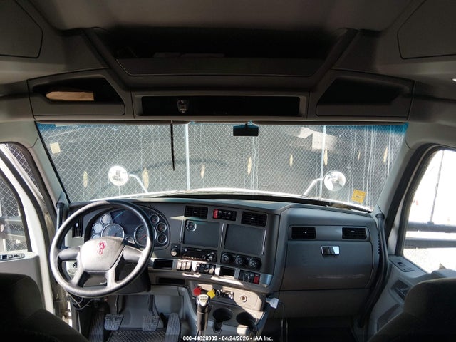 Продаж на аукціоні авто 2017 Kenworth T680, vin: 1XKYDP9X7HJ145854, номер лоту: 44828939