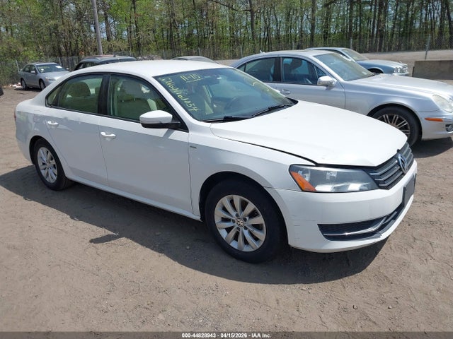 2015 VOLKSWAGEN PASSAT 1VWAT7A32FC067765