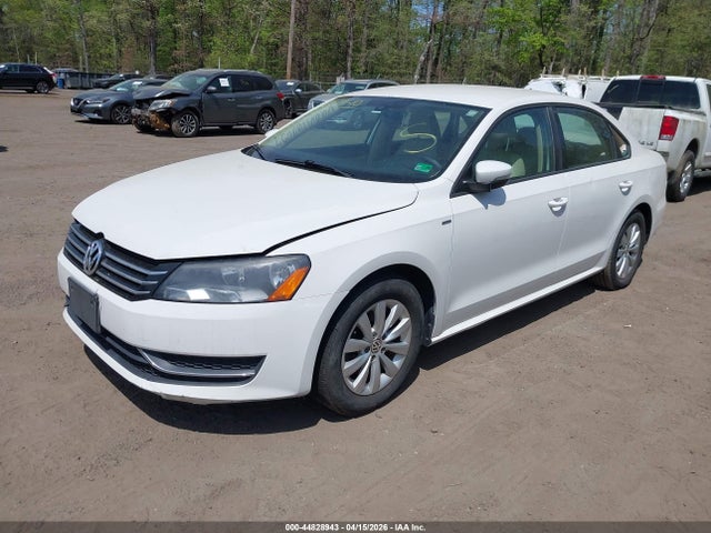 2015 VOLKSWAGEN PASSAT 1VWAT7A32FC067765 Photo 1