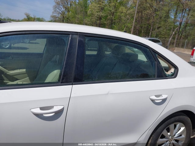 2015 VOLKSWAGEN PASSAT 1VWAT7A32FC067765 Photo 5