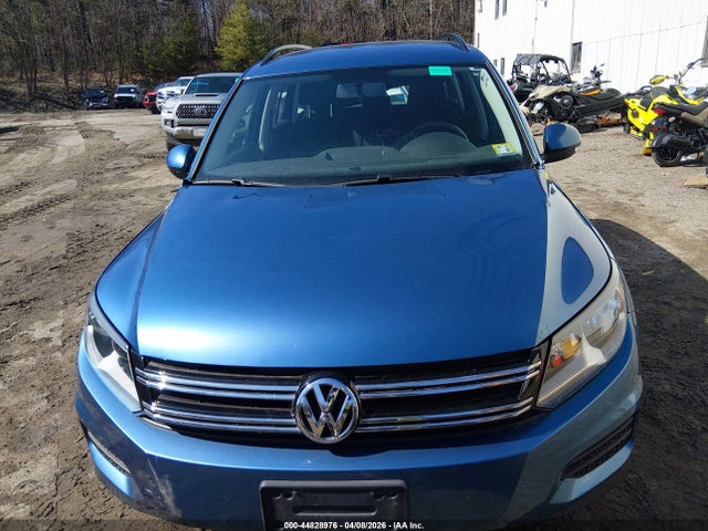 44828976 :رقم المزاد ، WVGBV7AX8JK003745 vin ، 2018 Volkswagen Tiguan Limited 2.0t مزاد بيع