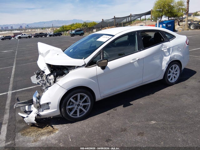 Ford FIESTA SE 2018 3FADP4BJ2JM136600 Image 2