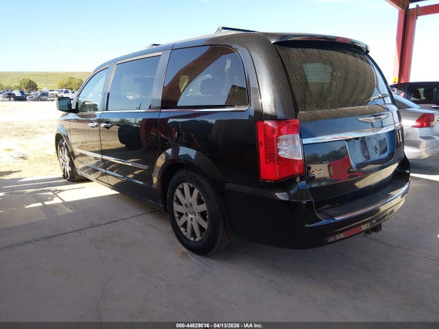 2015 CHRYSLER TOWN & COUNTRY 2C4RC1BG0FR611174 Photo 2