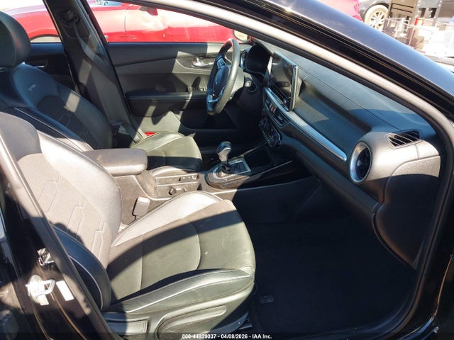 44829037 :رقم المزاد ، 3KPF54AD9NE472345 vin ، 2022 Kia Forte Gt-line مزاد بيع