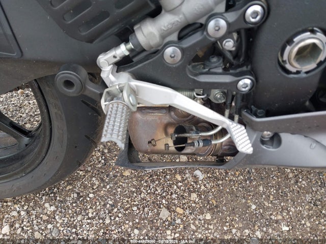 Yamaha YZFR6 2018 JYARJ28EXJA003544 Image 15