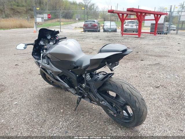 Yamaha YZFR6 2018 JYARJ28EXJA003544 Image 3