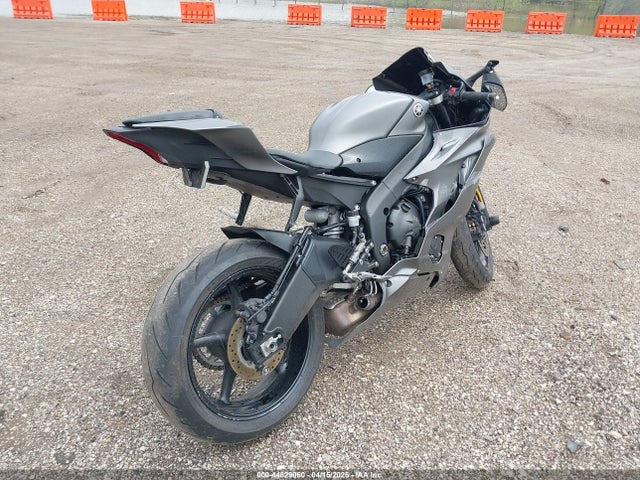 Yamaha YZFR6 2018 JYARJ28EXJA003544 Image 4