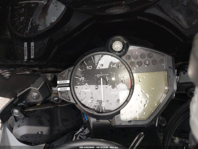 Yamaha YZFR6 2018 JYARJ28EXJA003544 Image 7