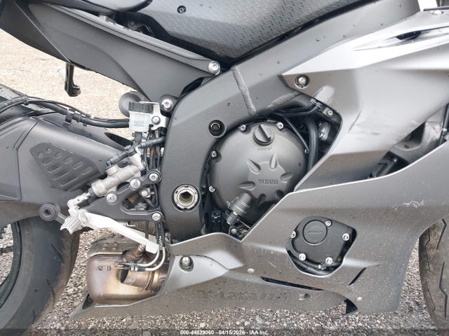 Yamaha YZFR6 2018 JYARJ28EXJA003544 Image 8