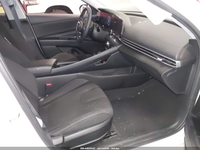5NPLS4AG5PH118729 Hyundai ELANTRA SEL
