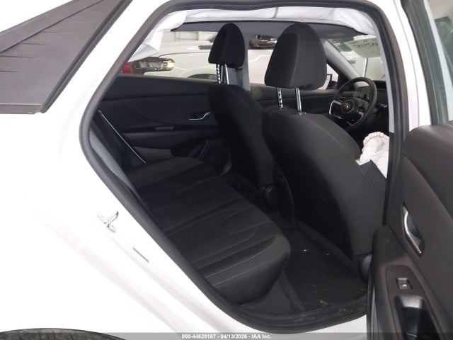 5NPLS4AG5PH118729 Hyundai ELANTRA SEL