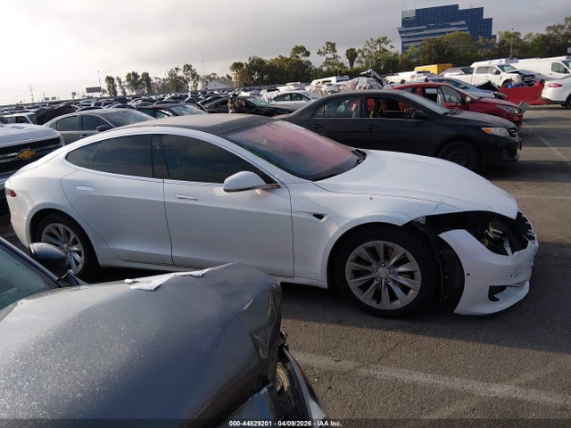 2018 Tesla Model S 100d/75d/p100d მანქანა იყიდება აუქციონზე, vin: 5YJSA1E28JF249106, აუქციონის ნომერი: 44829201