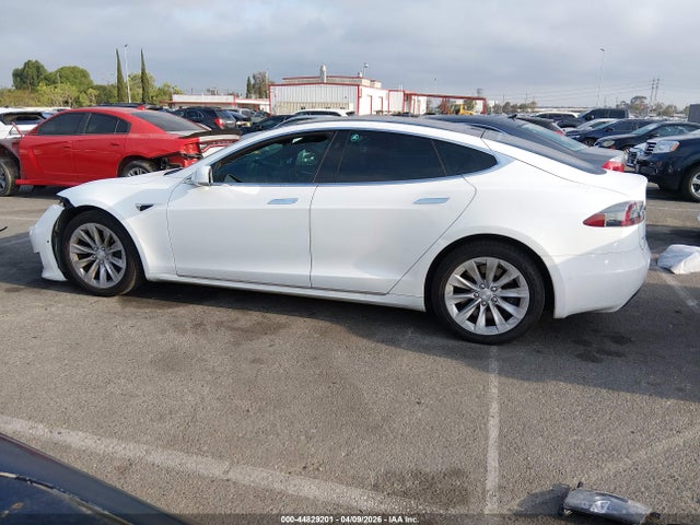 2018 Tesla Model S 100d/75d/p100d მანქანა იყიდება აუქციონზე, vin: 5YJSA1E28JF249106, აუქციონის ნომერი: 44829201