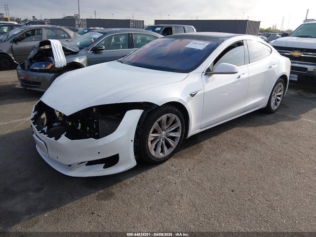 2018 Tesla Model S 100d/75d/p100d მანქანა იყიდება აუქციონზე, vin: 5YJSA1E28JF249106, აუქციონის ნომერი: 44829201