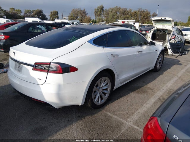 2018 Tesla Model S 100d/75d/p100d მანქანა იყიდება აუქციონზე, vin: 5YJSA1E28JF249106, აუქციონის ნომერი: 44829201
