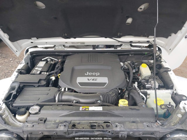 44829288 :رقم المزاد ، 1C4BJWEG6EL210753 vin ، 2014 Jeep Wrangler Unlimited Polar Edition مزاد بيع