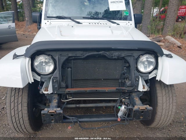 44829288 :رقم المزاد ، 1C4BJWEG6EL210753 vin ، 2014 Jeep Wrangler Unlimited Polar Edition مزاد بيع