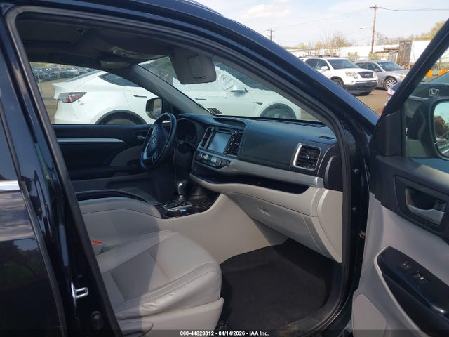 44829312 :رقم المزاد ، 5TDJKRFH2GS504704 vin ، 2016 Toyota Highlander Xle V6 مزاد بيع
