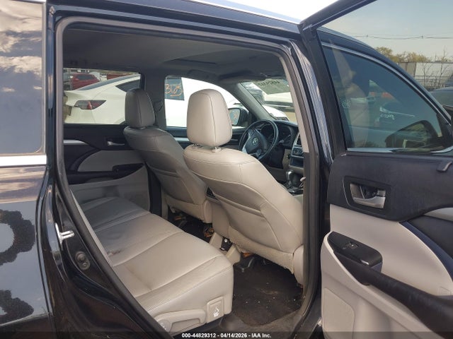 44829312 :رقم المزاد ، 5TDJKRFH2GS504704 vin ، 2016 Toyota Highlander Xle V6 مزاد بيع