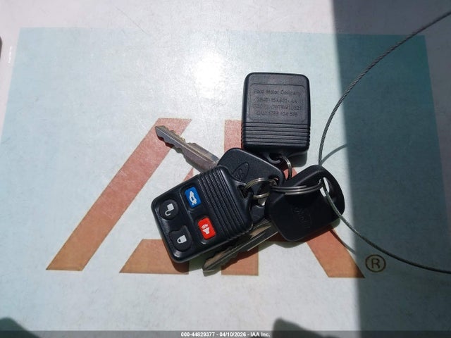 2003 FORD FOCUS 1FAFP383X3W307852 Photo 10